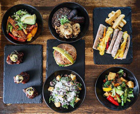 arrange the table restaurant